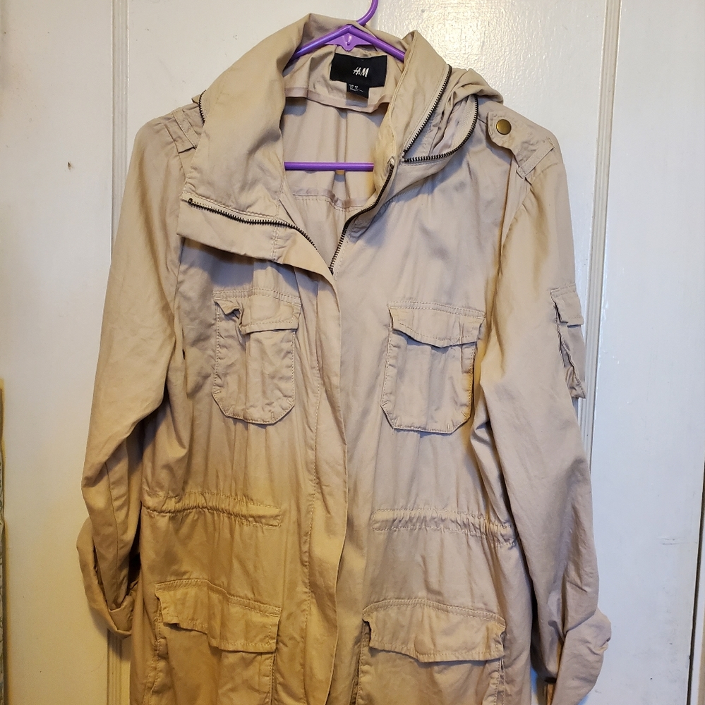H&M beige coat jacket with hood. Size 14.